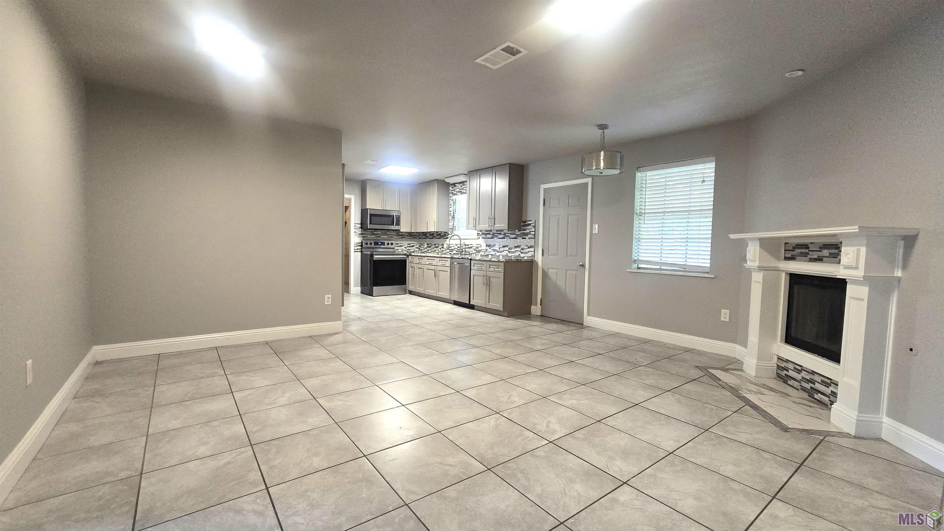 16523 Batavia Avenue St. George, LA 70817 - Photo 8 of 24