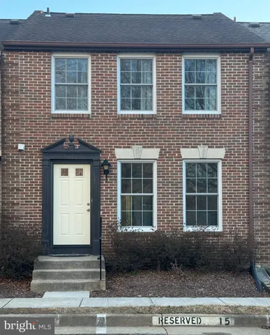 $699,900 | 2903 Montauk Court, Falls Church, VA 22042