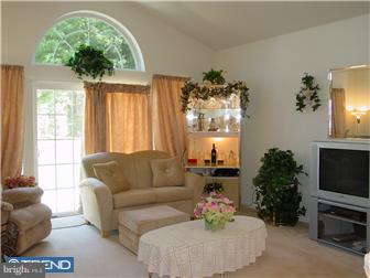 29 Pennington Court Delanco, NJ 08075 - Photo 2 of 12 Great Room