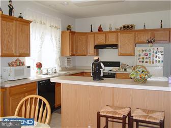 29 Pennington Court Delanco, NJ 08075 - Photo 5 of 12 Kitchen