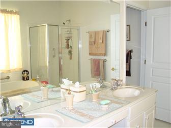 29 Pennington Court Delanco, NJ 08075 - Photo 7 of 12 Bathroom