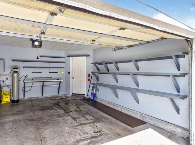 802 Sugar Maple Court Payson, UT 84651 - Photo 23 of 30 Garage with a garage door opener