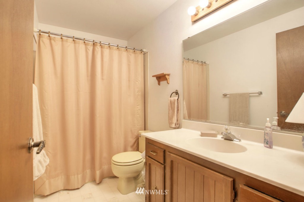14904 Southeast 143rd Place Renton, WA 98059 - Photo 16 of 25