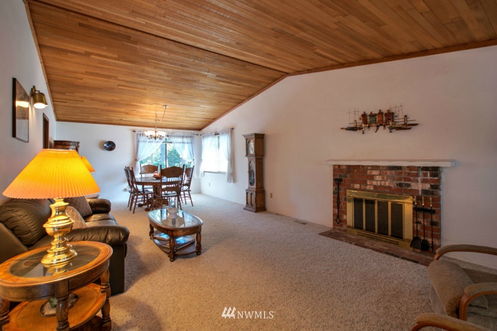 14904 Southeast 143rd Place Renton, WA 98059 - Photo 5 of 25