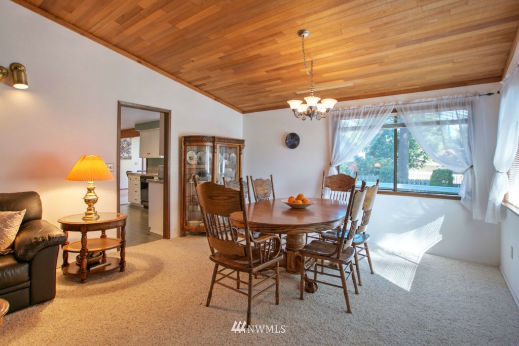 14904 Southeast 143rd Place Renton, WA 98059 - Photo 6 of 25