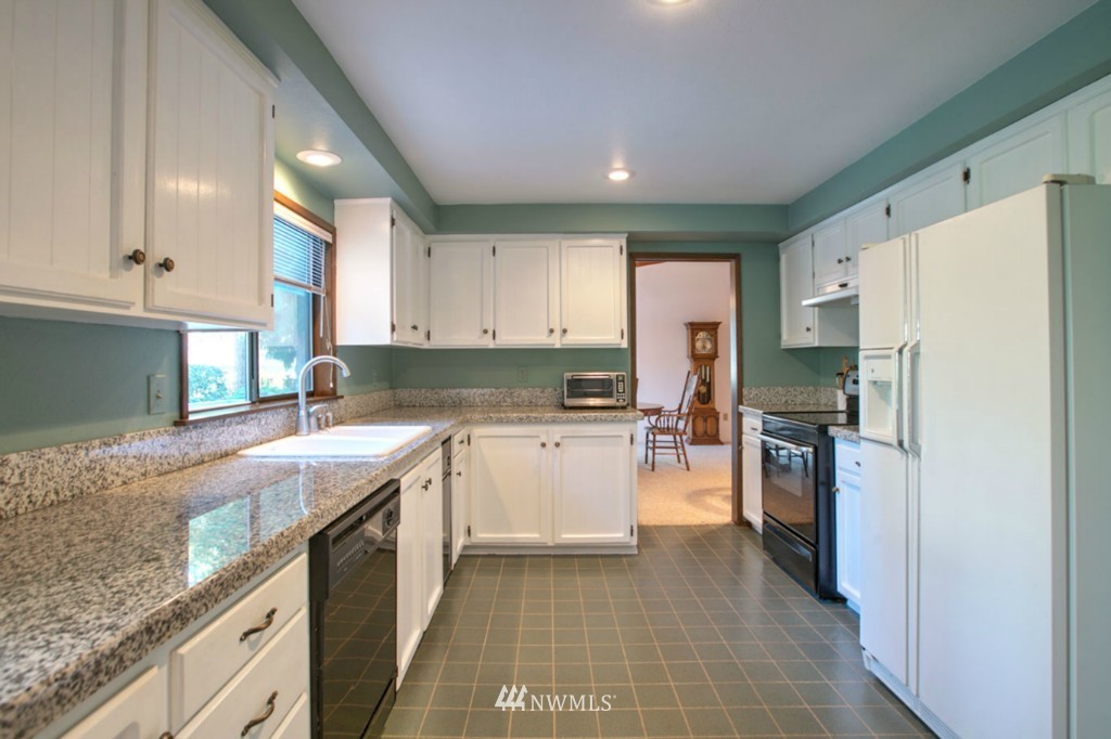 14904 Southeast 143rd Place Renton, WA 98059 - Photo 8 of 25