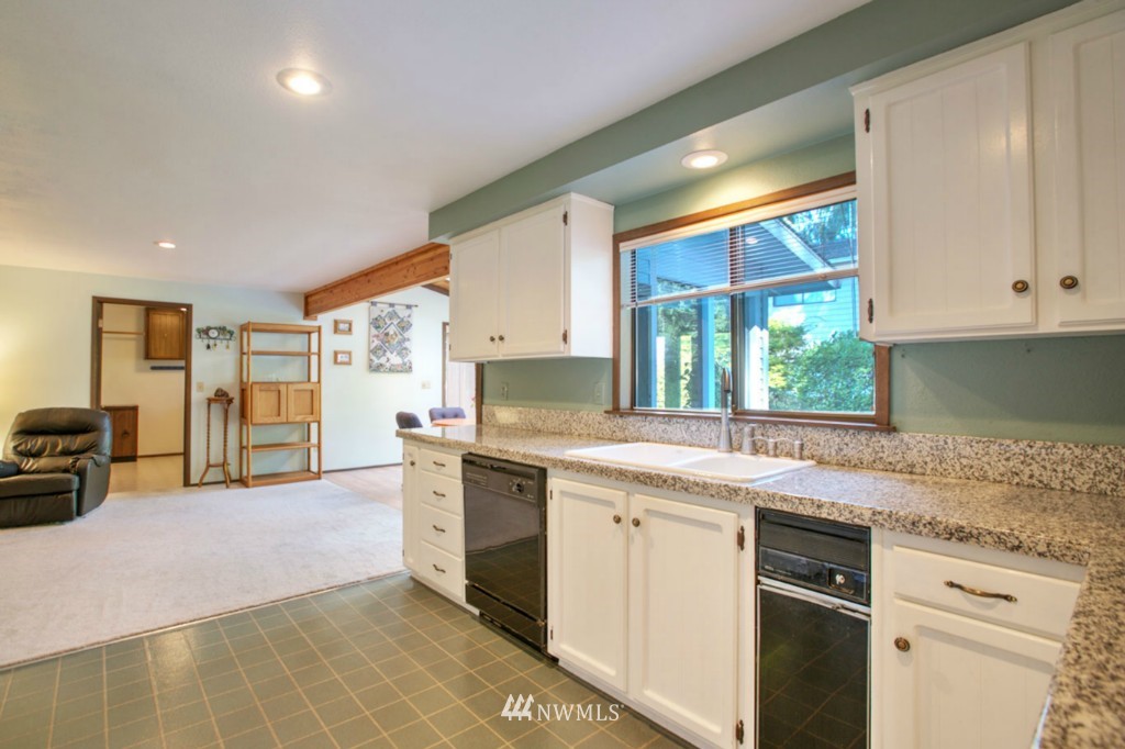 14904 Southeast 143rd Place Renton, WA 98059 - Photo 9 of 25