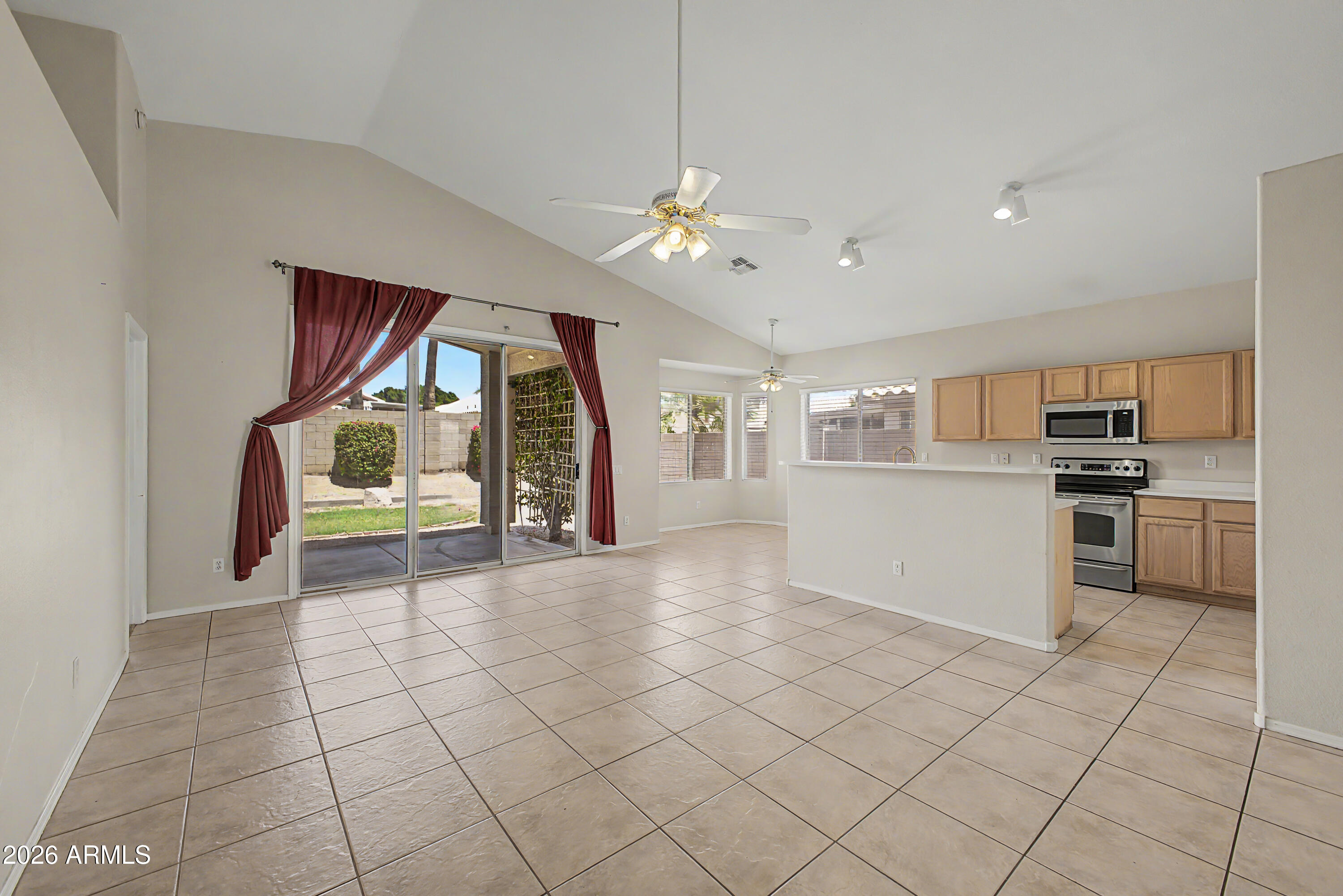 4414 East Dry Creek Road Phoenix, AZ 85044 - Photo 4 of 15 Kitchen(4)