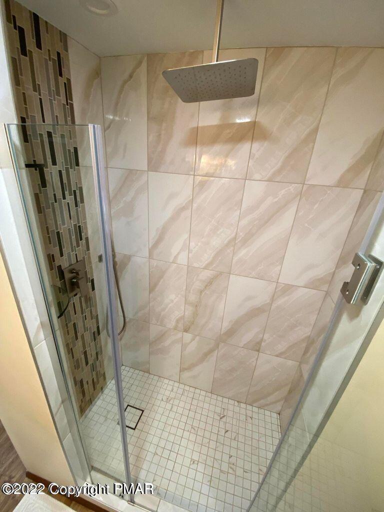 226 Summit Drive Albrightsville, PA 18210 - Photo 12 of 19 main bath