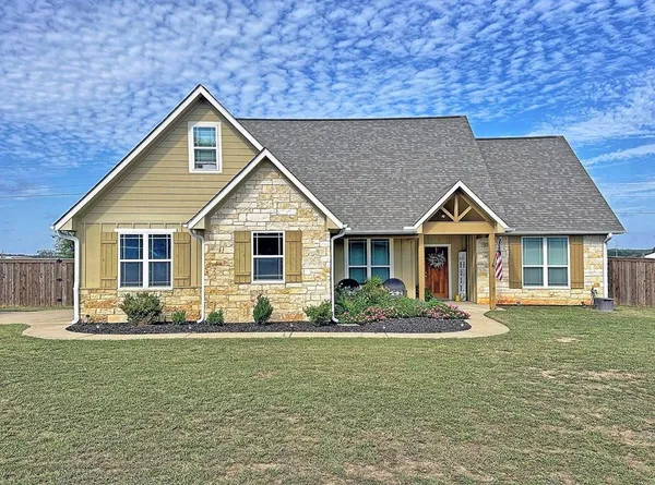 $384,900 | 6003 Sunrise Court, Athens, TX 75752