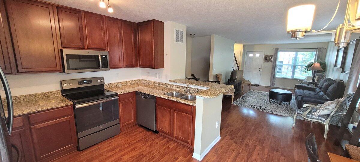 8310 Bruntsfield Road Columbus, OH 43235 - Photo 5 of 26 20220626_092149