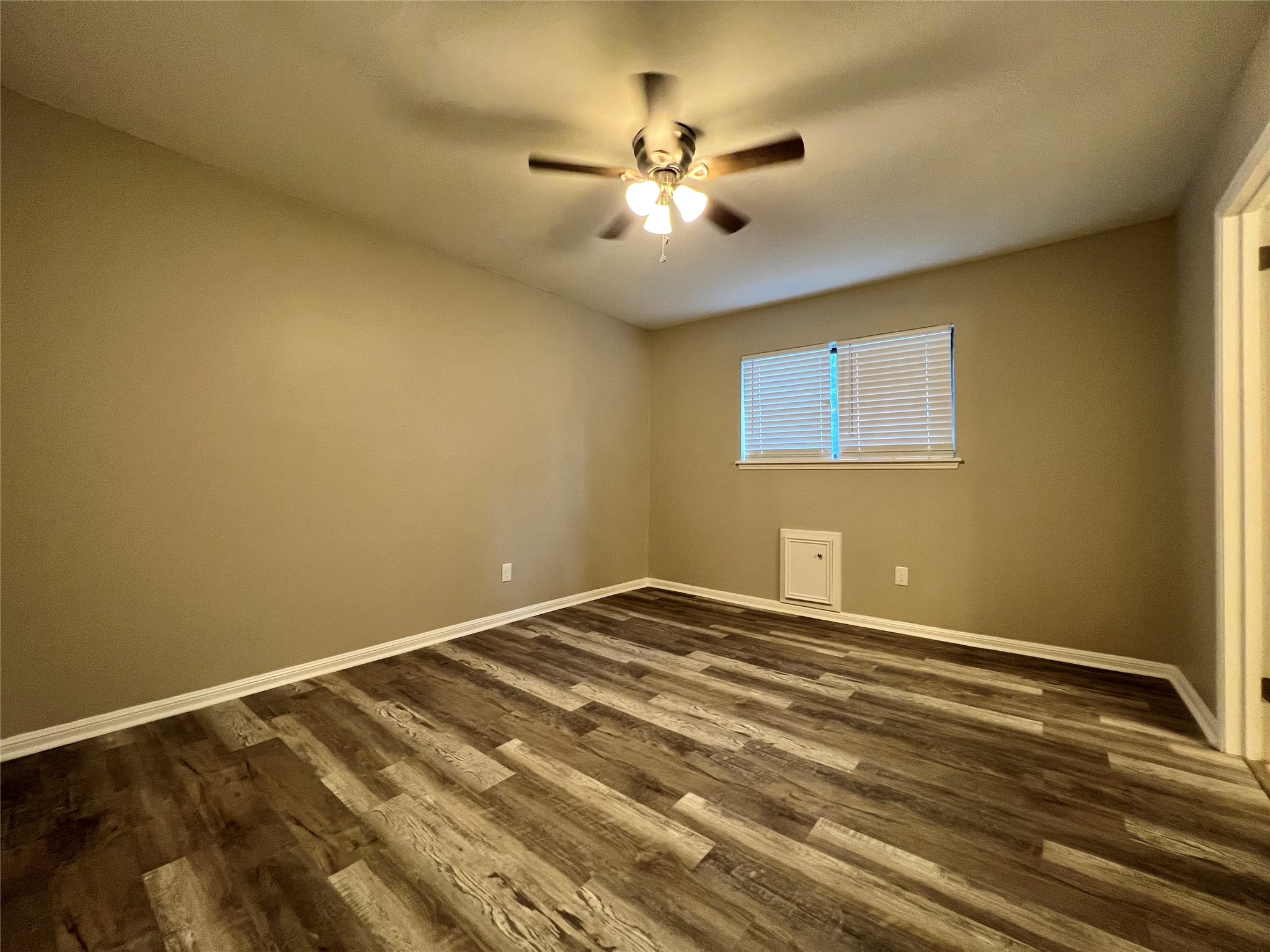 1506 Castlerock Road Houston, TX 77090 - Photo 36 of 48 Gallery Image 36