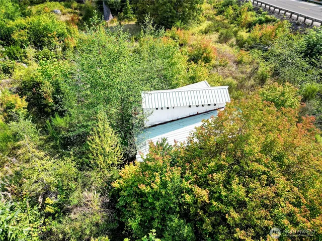 a view of a fence in a garden