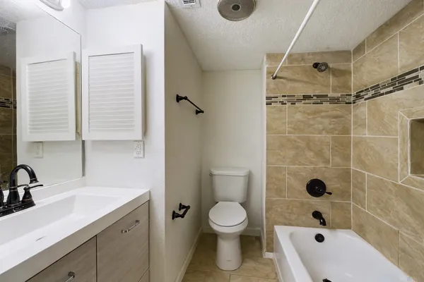 $2,495 | 2401 Leon Street, Unit 303, Austin, TX 78705