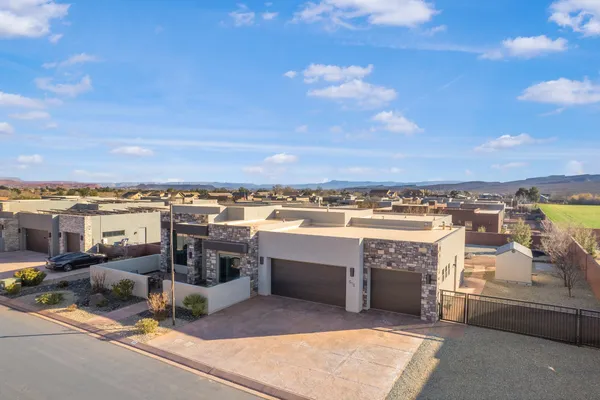 $1,000,000 | 513 West 80 South, Ivins, UT 84738
