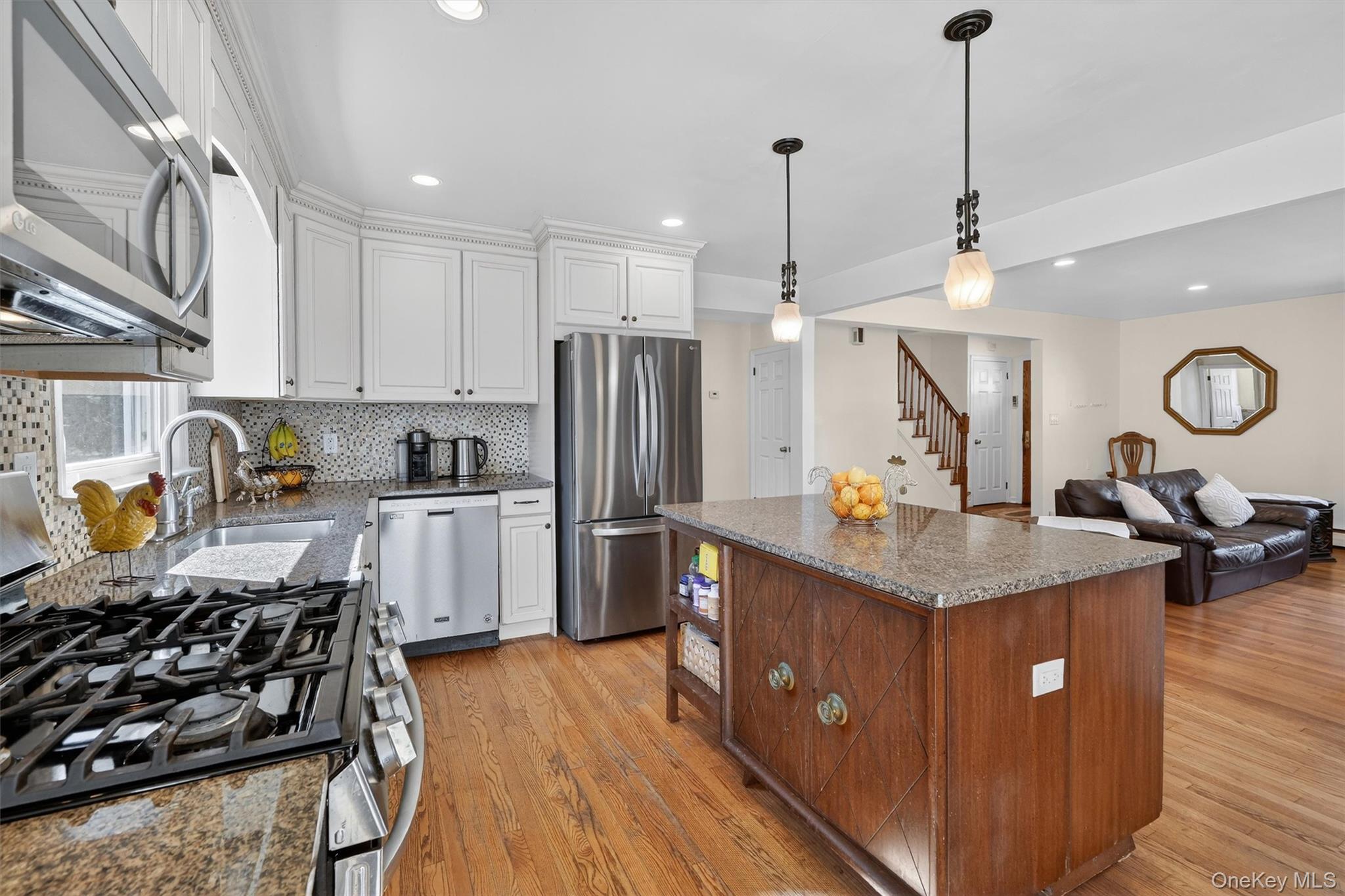 82 Taxter Road Irvington, NY 10533 - Photo 11 of 38