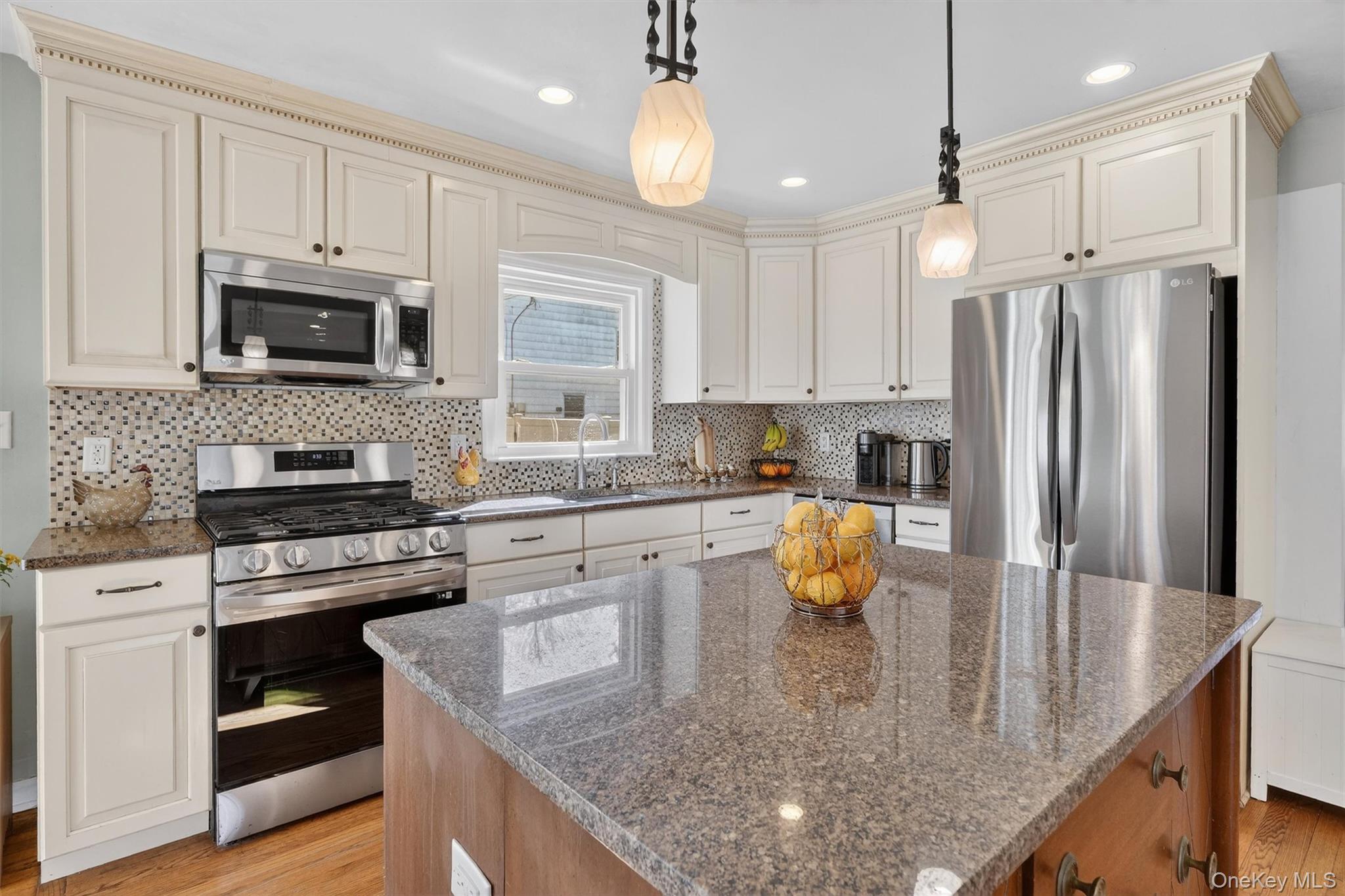 82 Taxter Road Irvington, NY 10533 - Photo 13 of 38