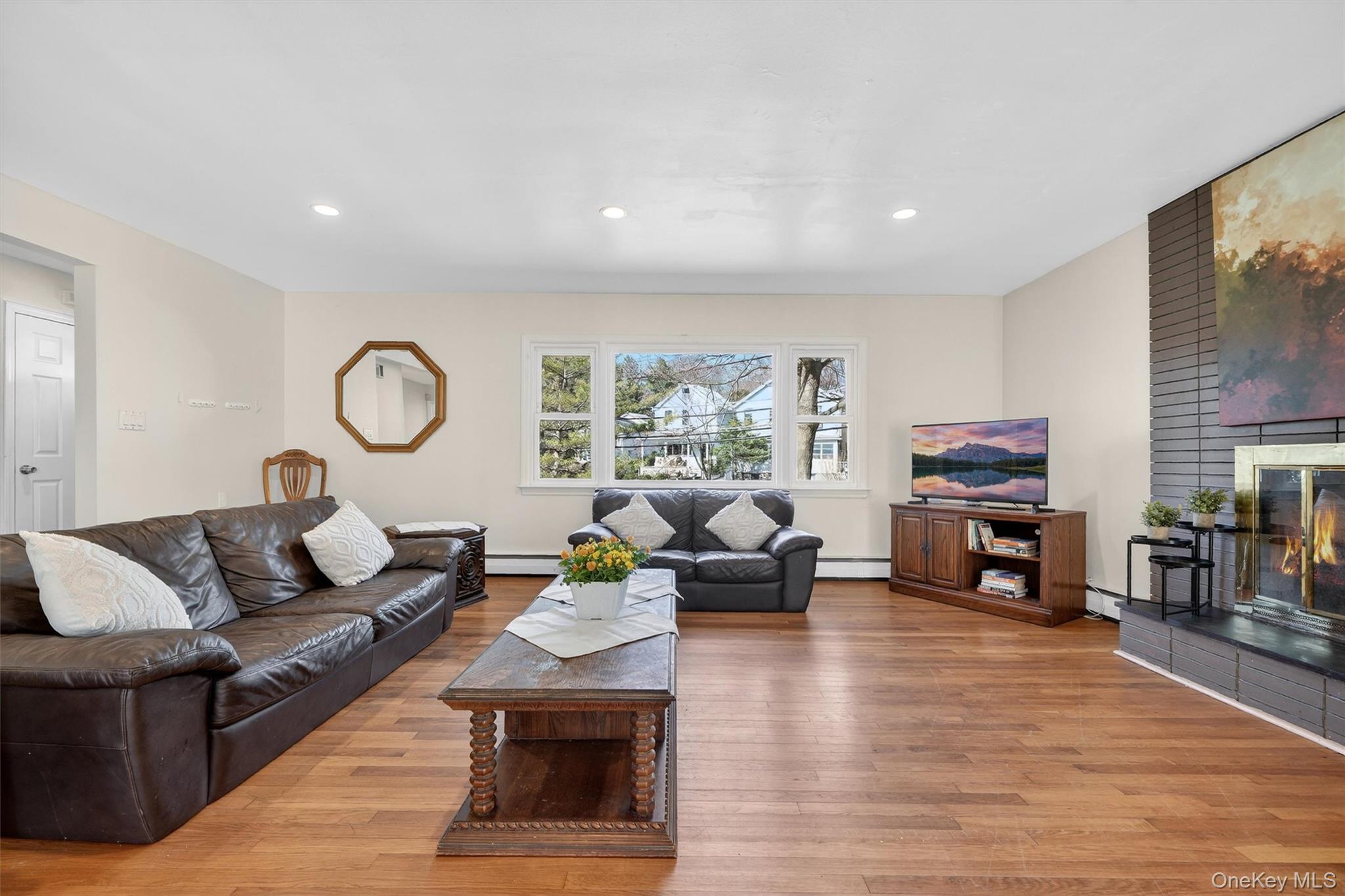 82 Taxter Road Irvington, NY 10533 - Photo 5 of 38