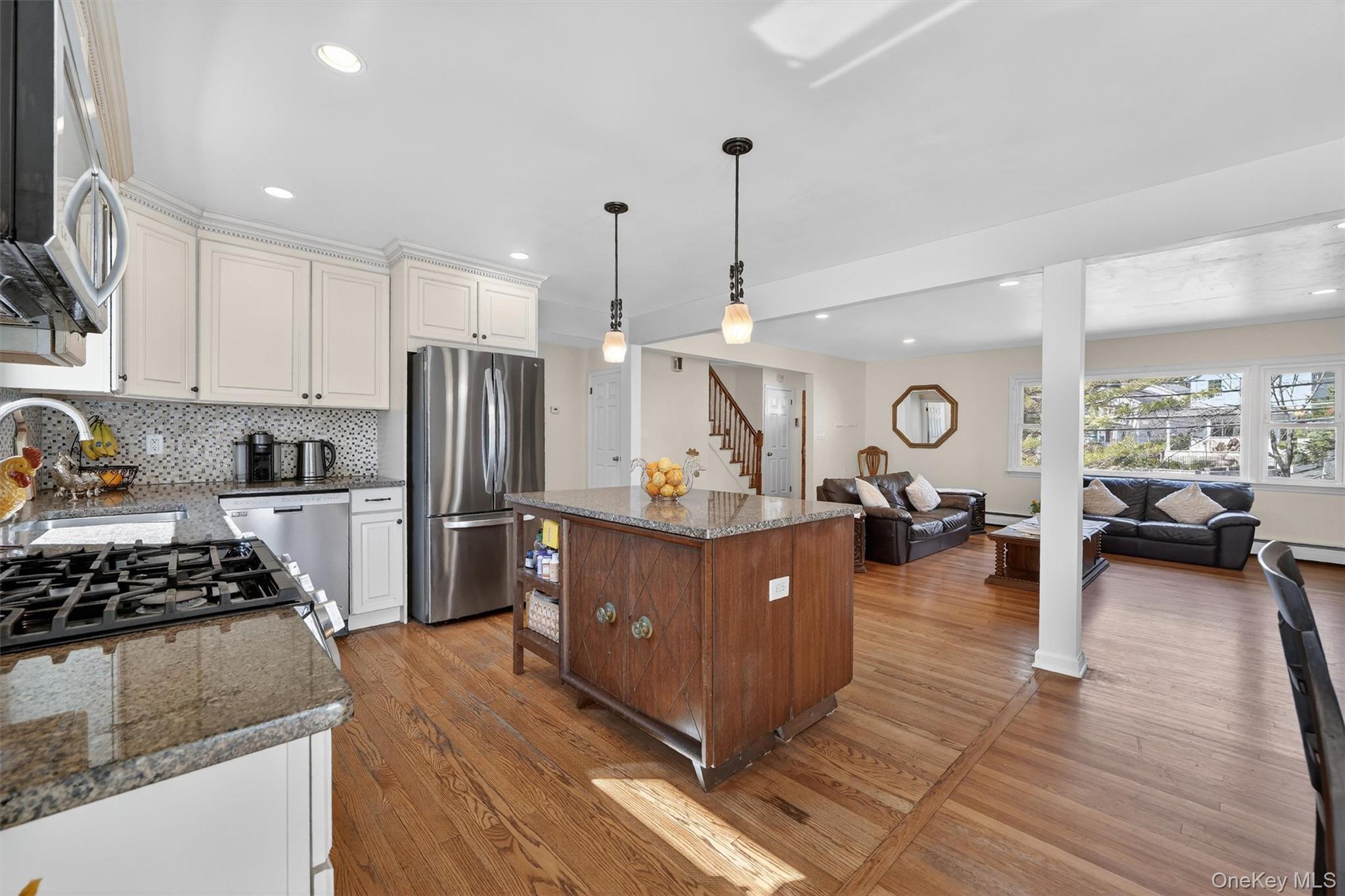 82 Taxter Road Irvington, NY 10533 - Photo 10 of 38