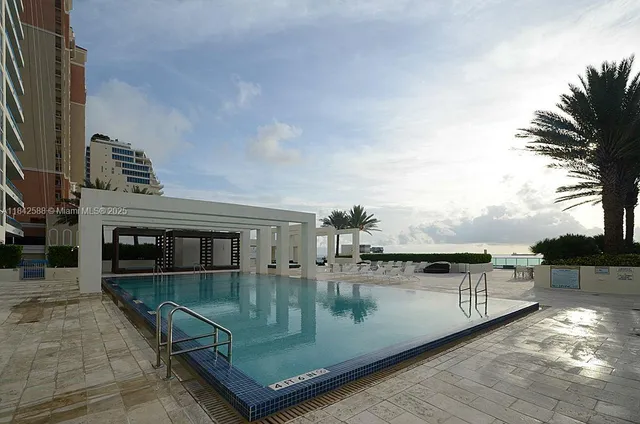 $8,990 | 101 South Fort Lauderdale Beach Boulevard, Unit 1206, Fort Lauderdale, FL 33316