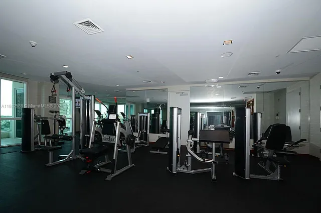 $8,990 | 101 South Fort Lauderdale Beach Boulevard, Unit 1206, Fort Lauderdale, FL 33316