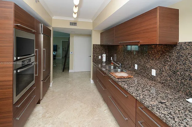 $8,990 | 101 South Fort Lauderdale Beach Boulevard, Unit 1206, Fort Lauderdale, FL 33316