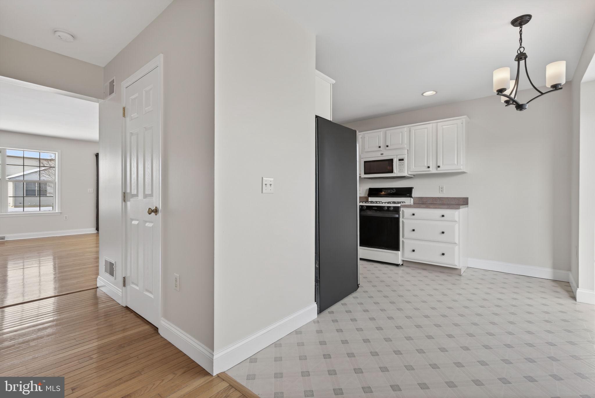 1236 Cobblestone Lane Lancaster, PA 17601 - Photo 3 of 29