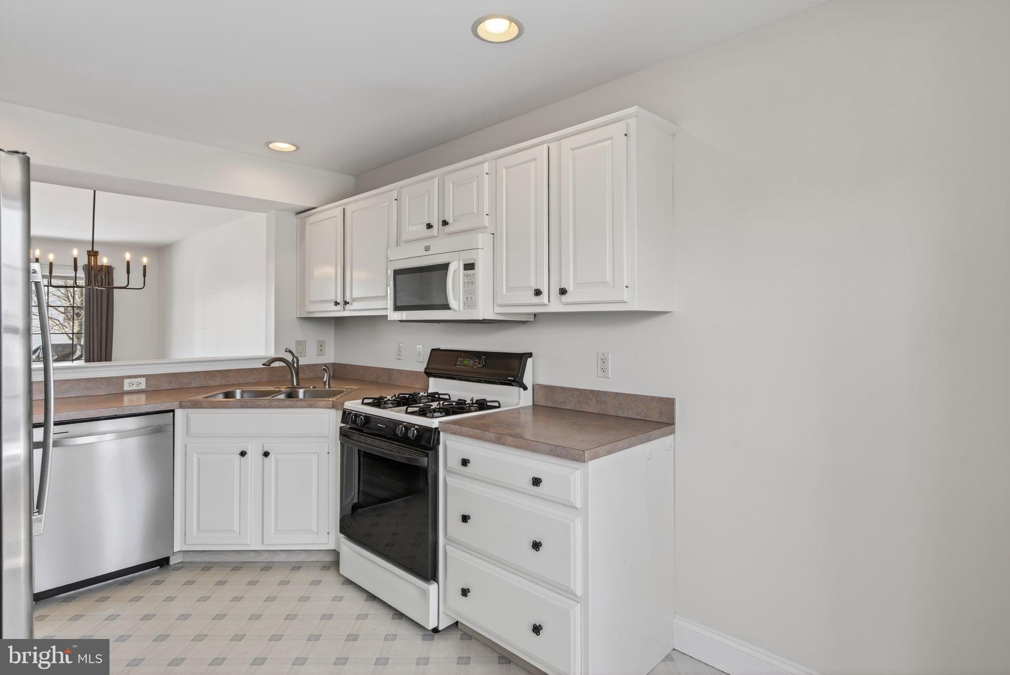 1236 Cobblestone Lane Lancaster, PA 17601 - Photo 7 of 29