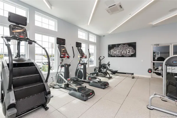 $3,935 | 75 East Hoffman Avenue, Unit 3038, Lindenhurst, NY 11757