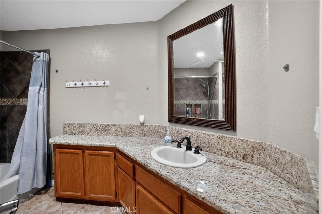 13610 Hidden Valley Road Victorville, CA 92395 - Photo 39 of 50