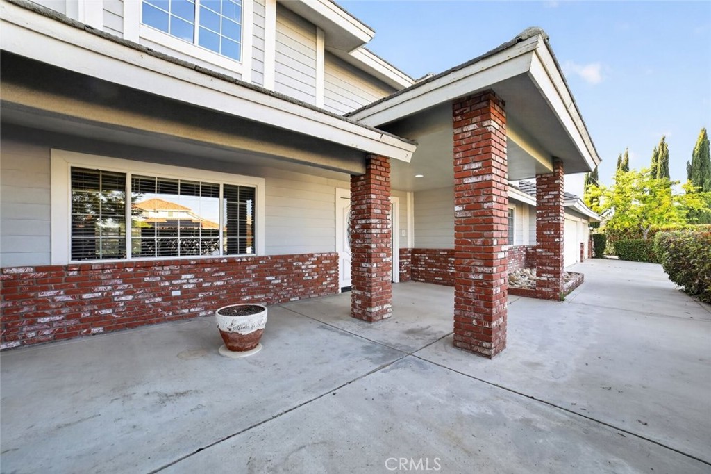 13610 Hidden Valley Road Victorville, CA 92395 - Photo 9 of 50