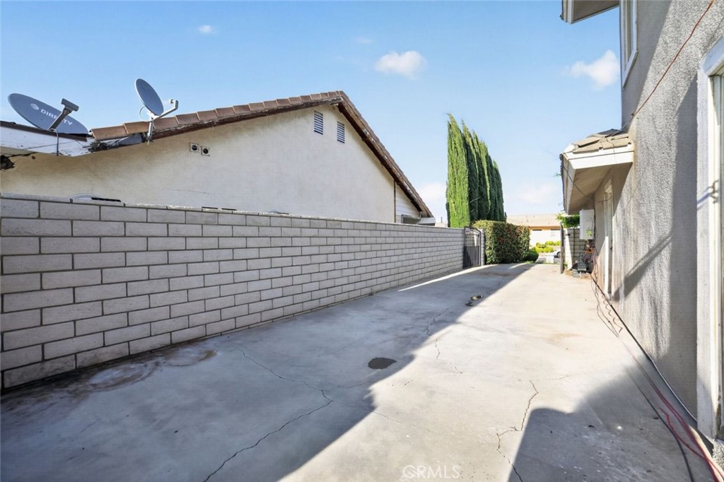 13610 Hidden Valley Road Victorville, CA 92395 - Photo 10 of 50