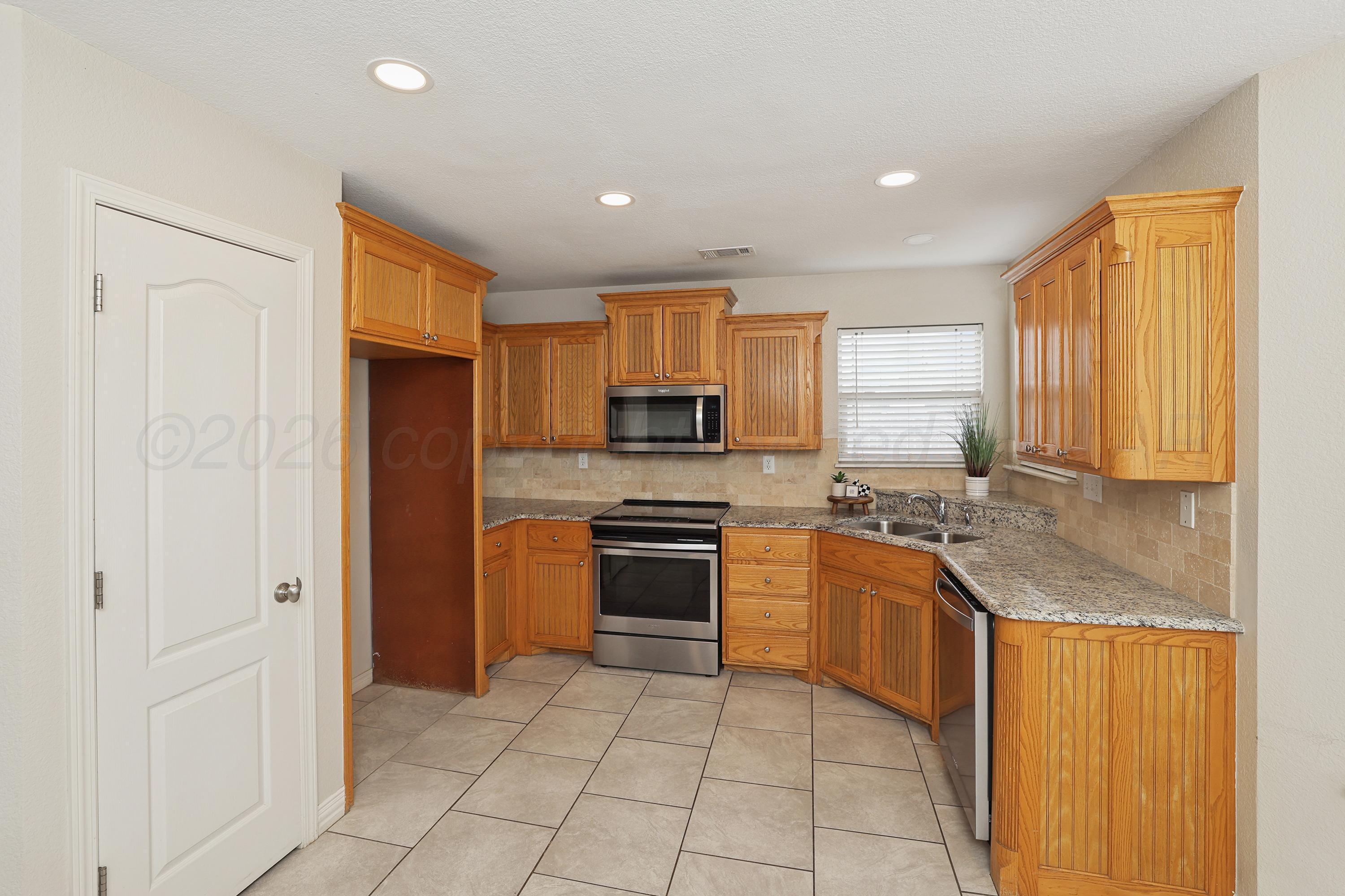 1503 Southwest 60th Avenue Amarillo, TX 79118 - Photo 13 of 31 15-Kitchen