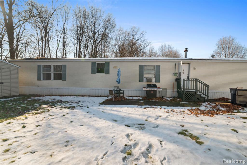 351 North Squirrel Road, Unit 207 Auburn Hills, MI 48326 - Photo 2 of 14