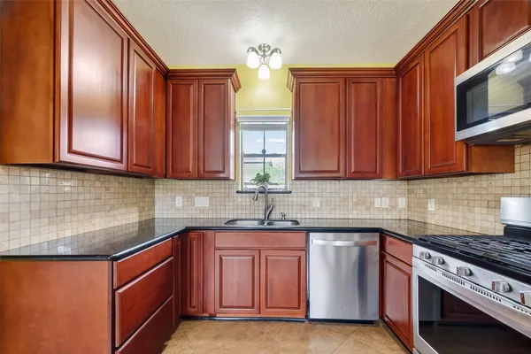 $425,000 | 319 Pinedale Avenue, Arcola, TX 77583