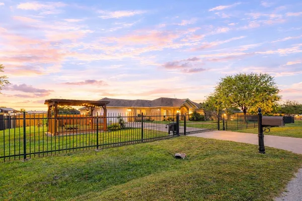 $425,000 | 319 Pinedale Avenue, Arcola, TX 77583