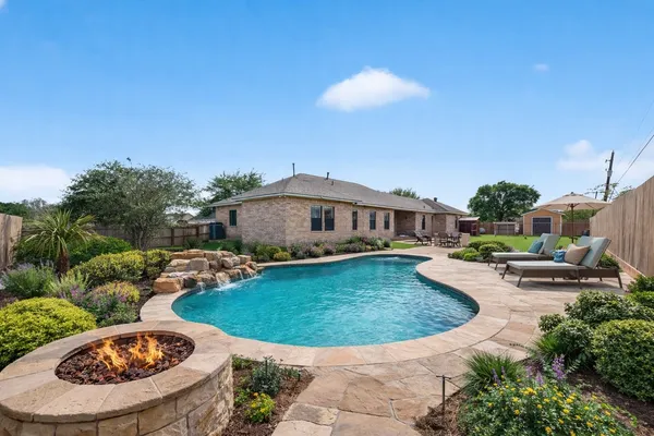$425,000 | 319 Pinedale Avenue, Arcola, TX 77583
