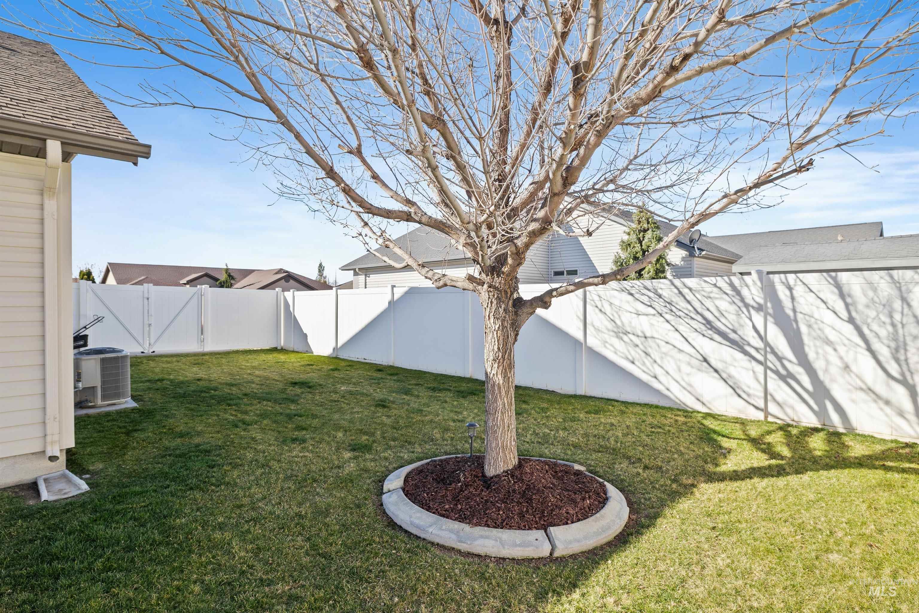330 Arrowhead Path Twin Falls, ID 83301 - Photo 25 of 37 View of fenced backyard