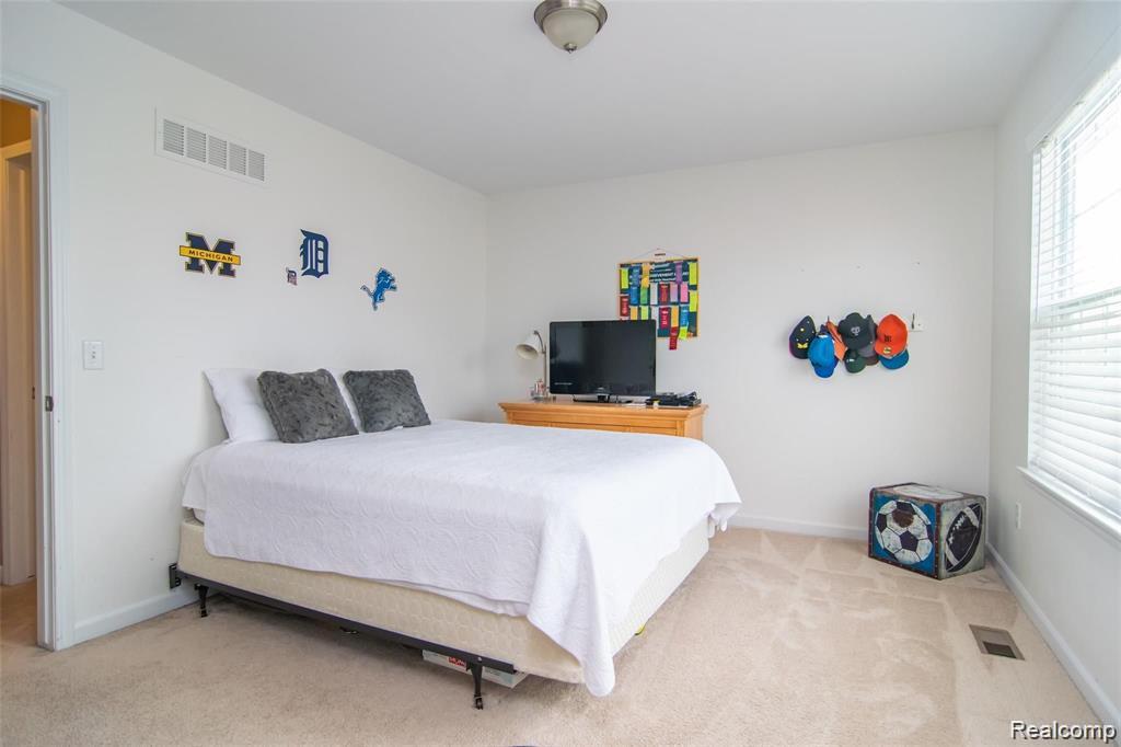 51171 Brompton Novi, MI 48374 - Photo 14 of 20