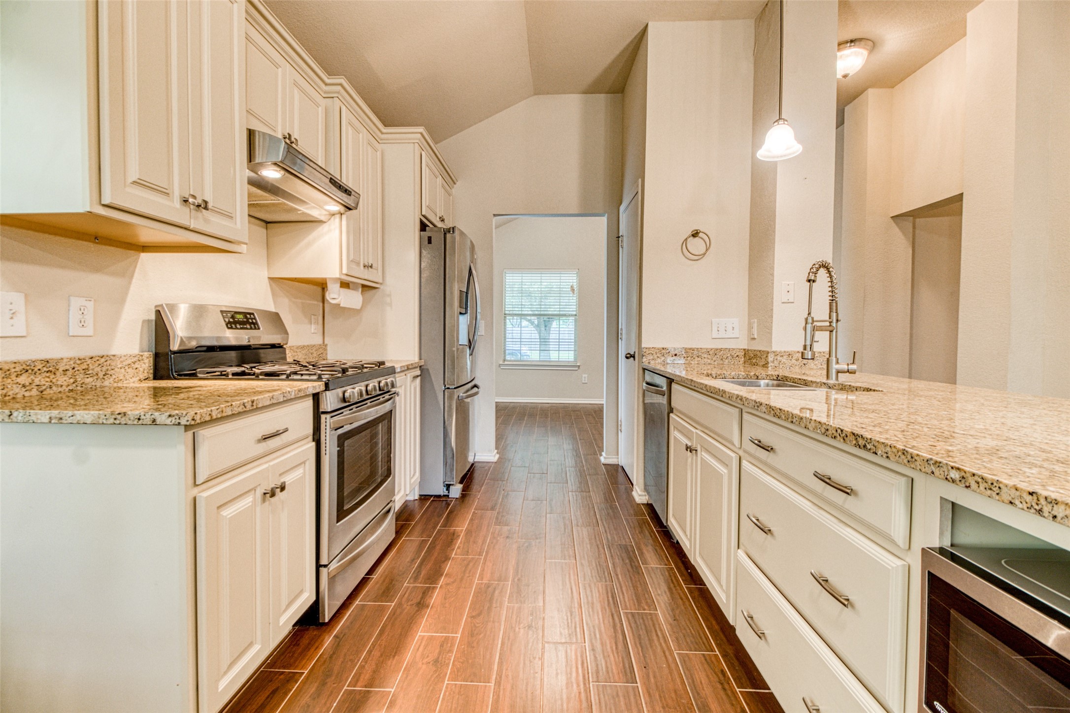 142 Anvil Rock Lane Richmond, TX 77469 - Photo 13 of 42