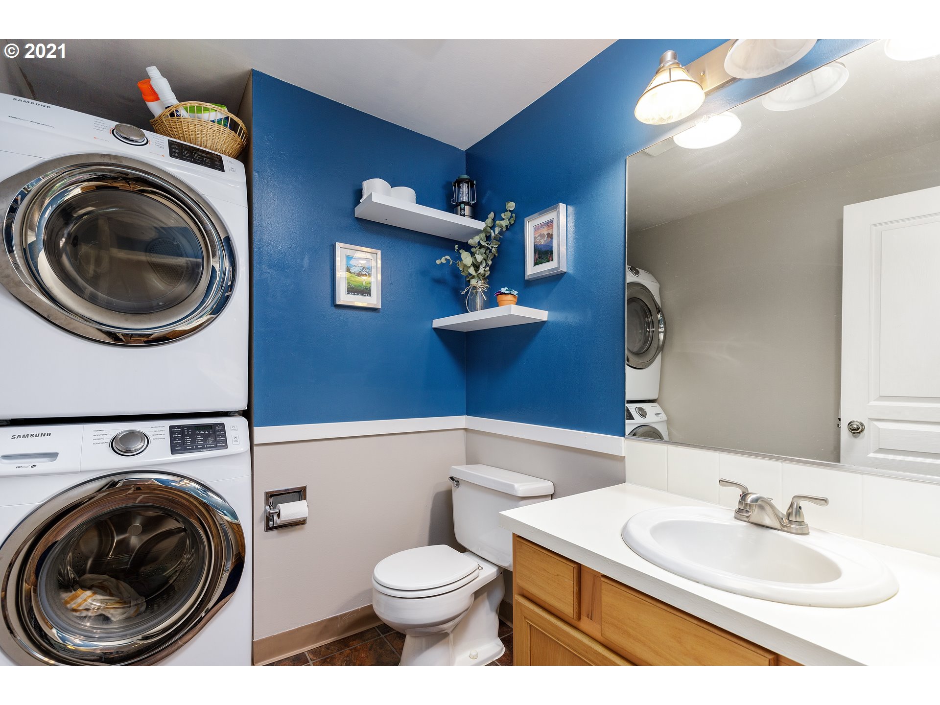 4226 Southwest Garden Home Road Portland, OR 97219 - Photo 12 of 24 Gallery Image 12