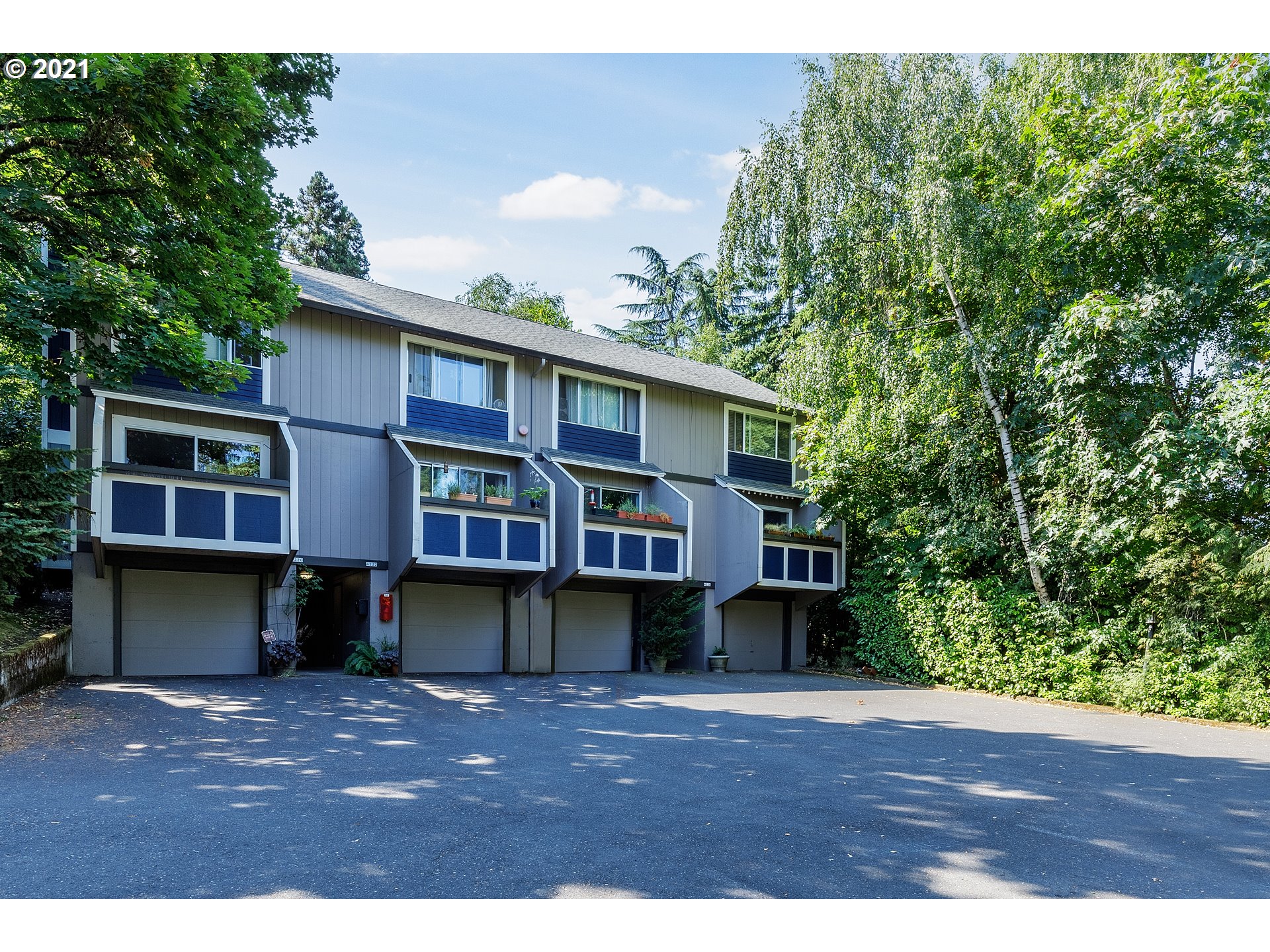 4226 Southwest Garden Home Road Portland, OR 97219 - Photo 19 of 24 Gallery Image 19
