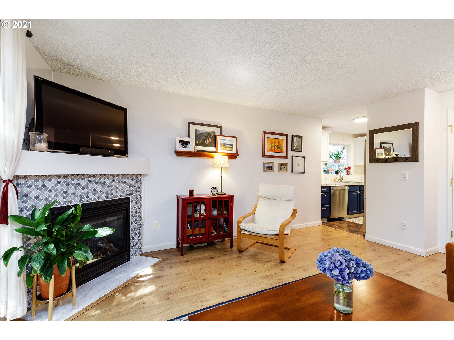 4226 Southwest Garden Home Road Portland, OR 97219 - Photo 4 of 24 Gallery Image 4