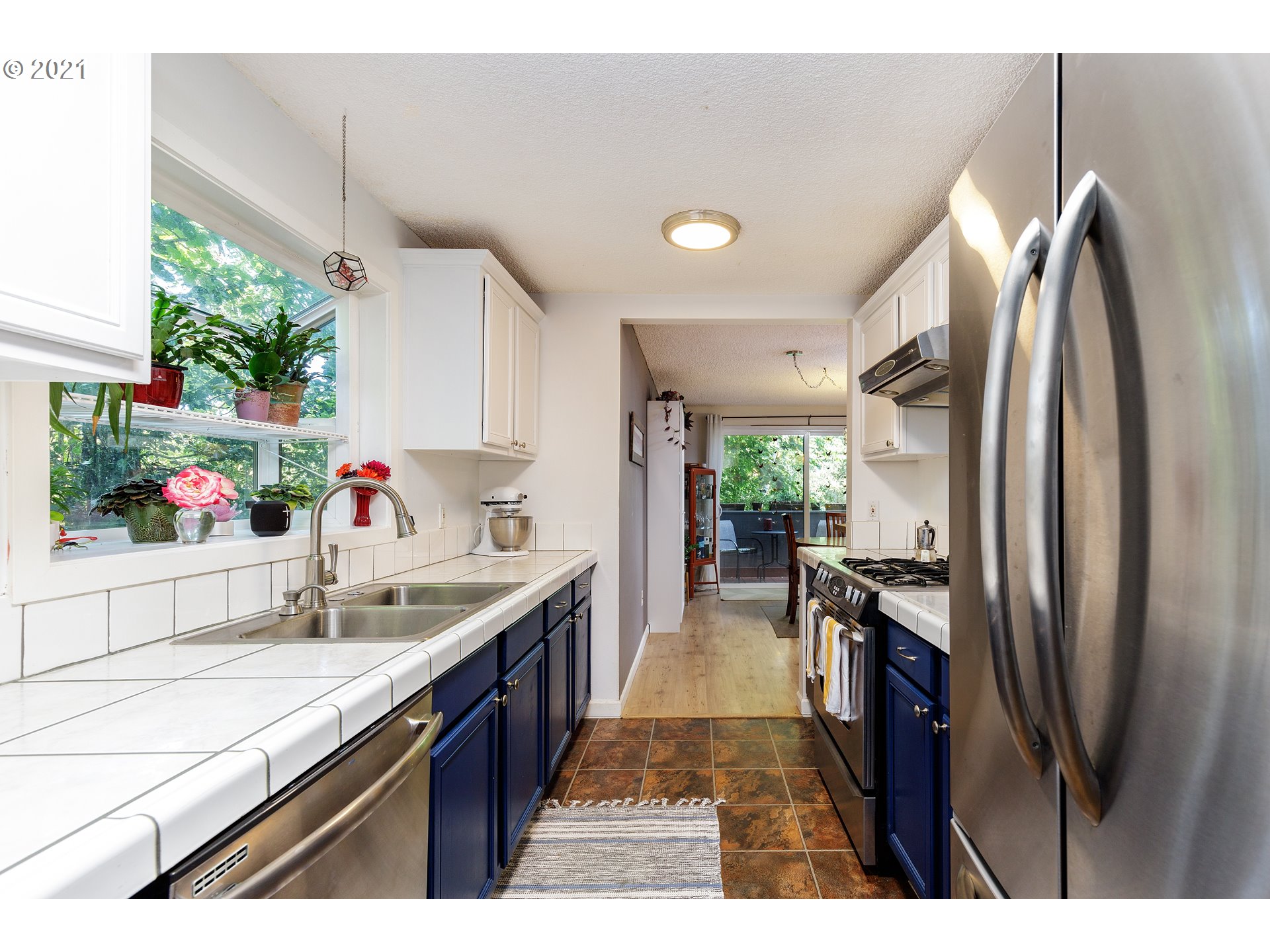 4226 Southwest Garden Home Road Portland, OR 97219 - Photo 7 of 24 Gallery Image 7