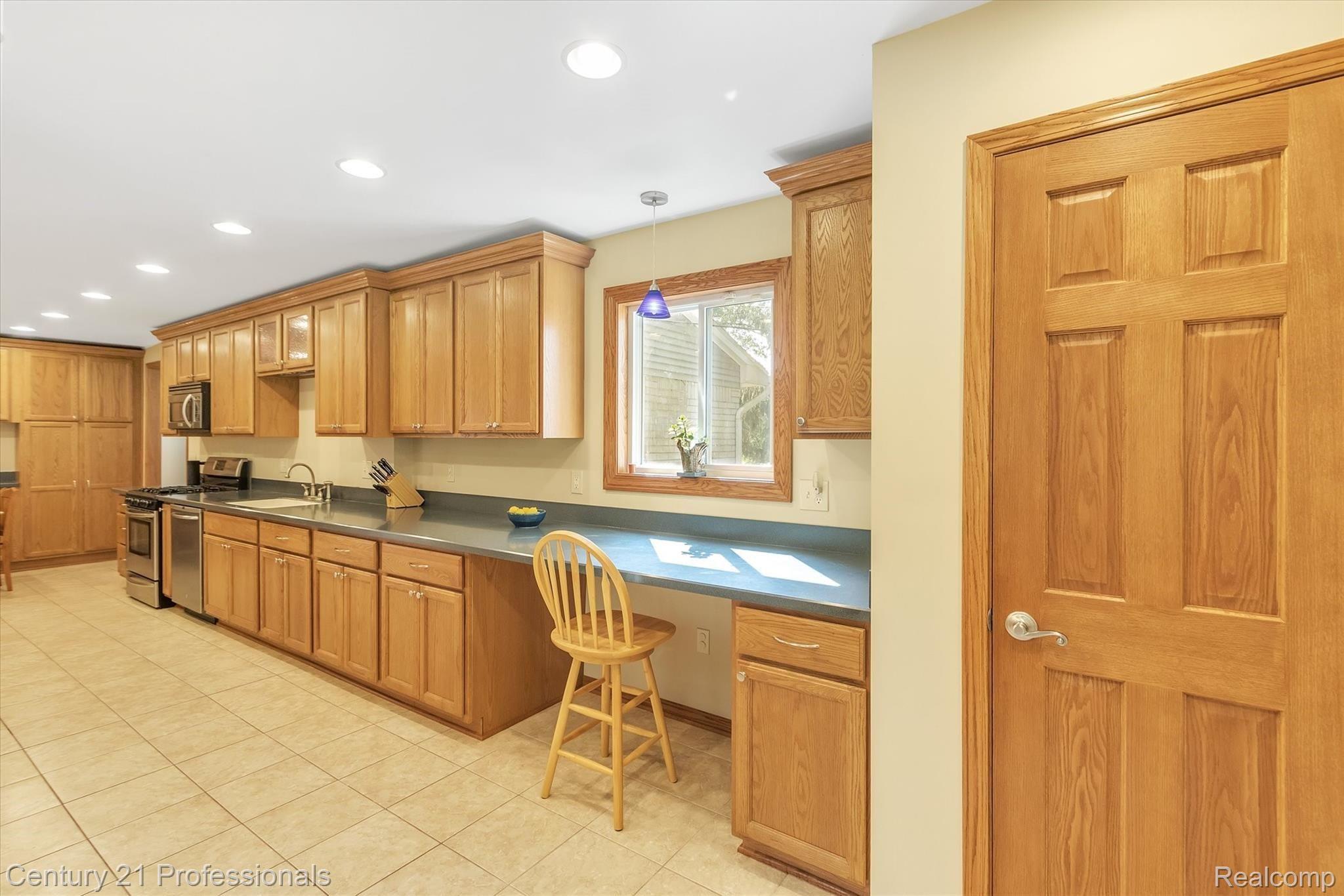 28366 Rollcrest Road Farmington, MI 48334 - Photo 11 of 53 24-28366-Rollcrest-Rd-Windowstill-Real-Estate-Photography-28.jpg