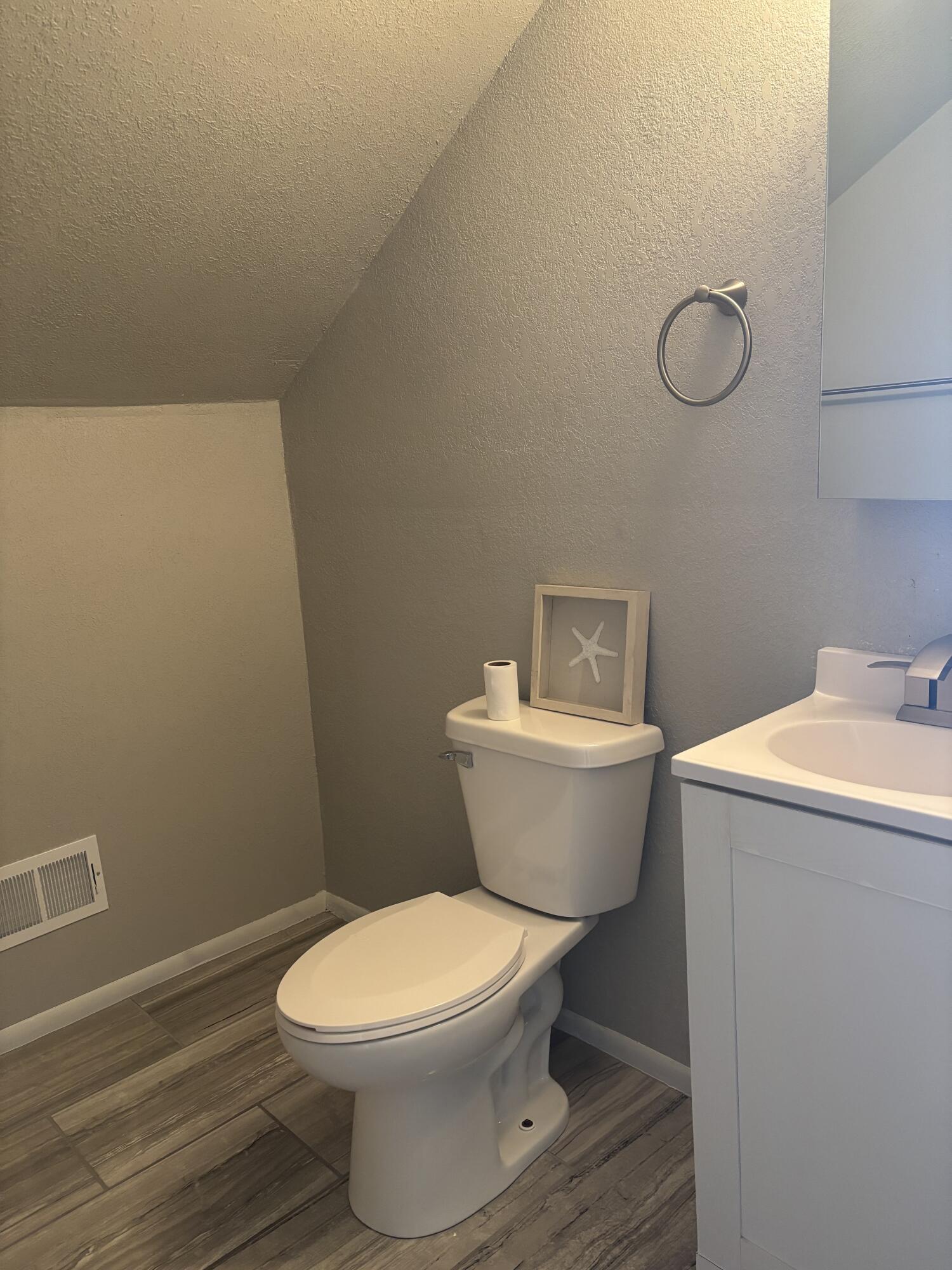 3609 North 24th Place Milwaukee, WI 53206 - Photo 20 of 23 IMG_5399
