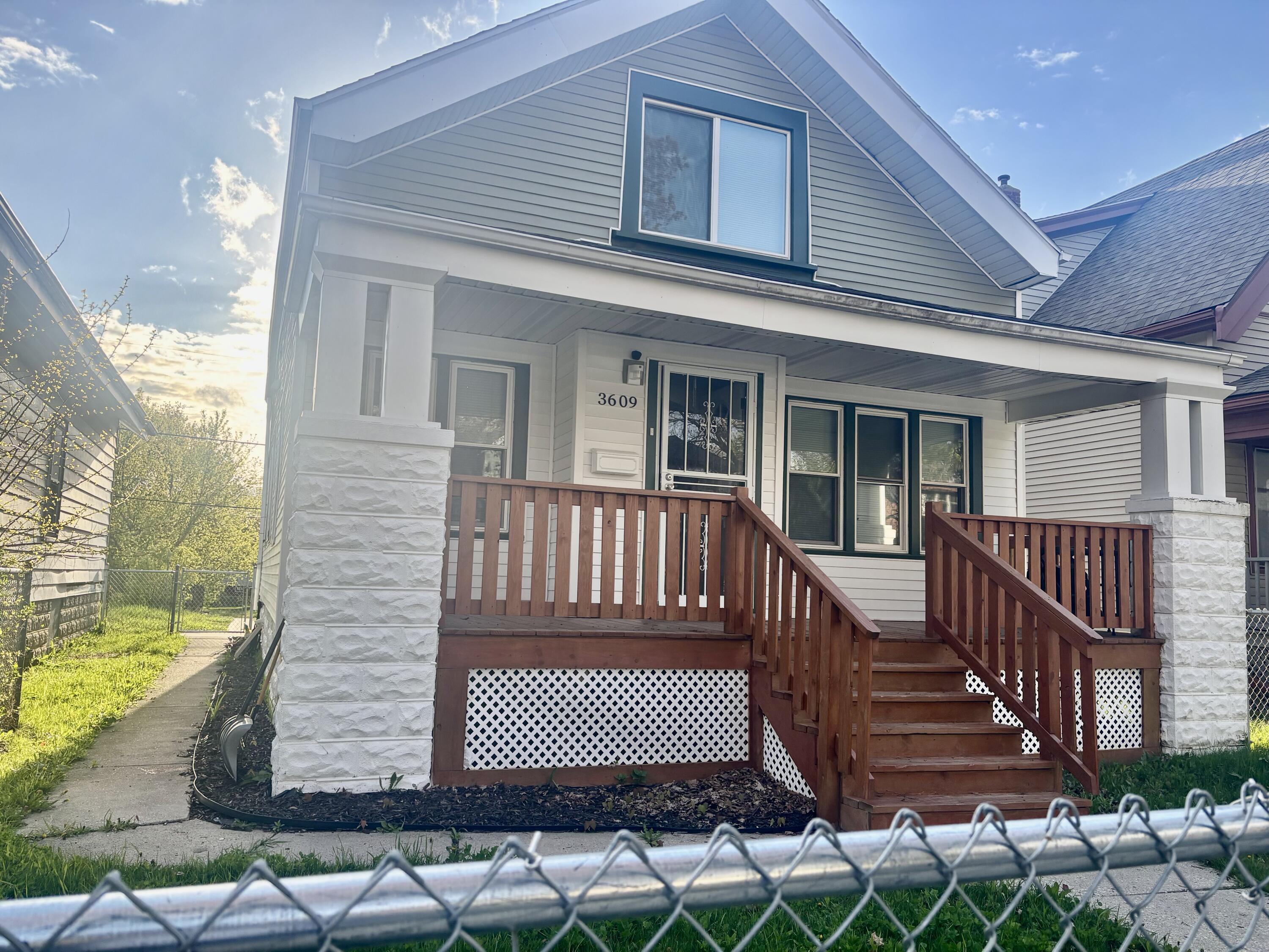 3609 North 24th Place Milwaukee, WI 53206 - Photo 2 of 23 IMG_7255