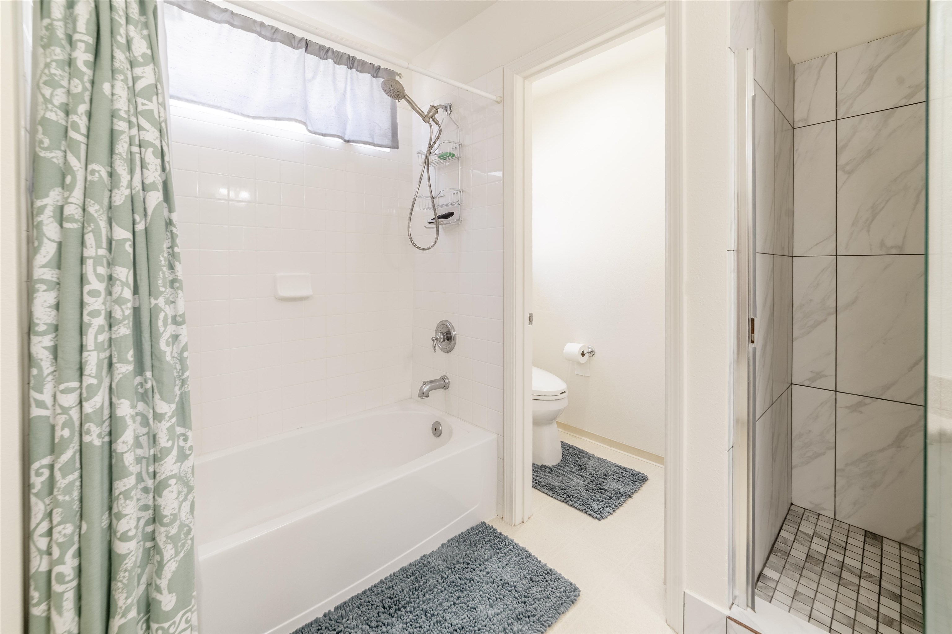 121 Molehulehu Loop Kahului, HI 96732 - Photo 23 of 43 a bathroom with a shower
