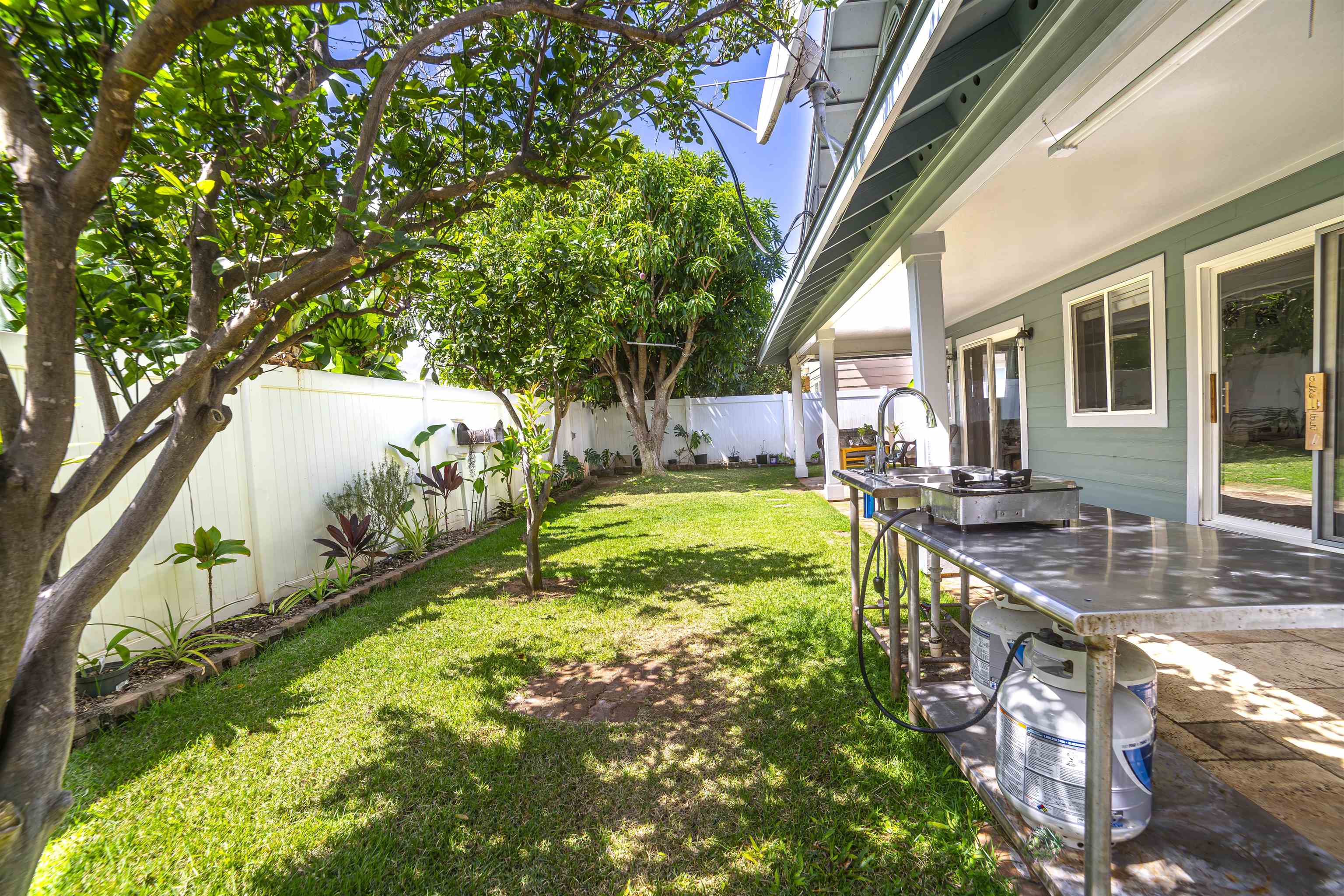 121 Molehulehu Loop Kahului, HI 96732 - Photo 37 of 43 a view of an house with backyard
