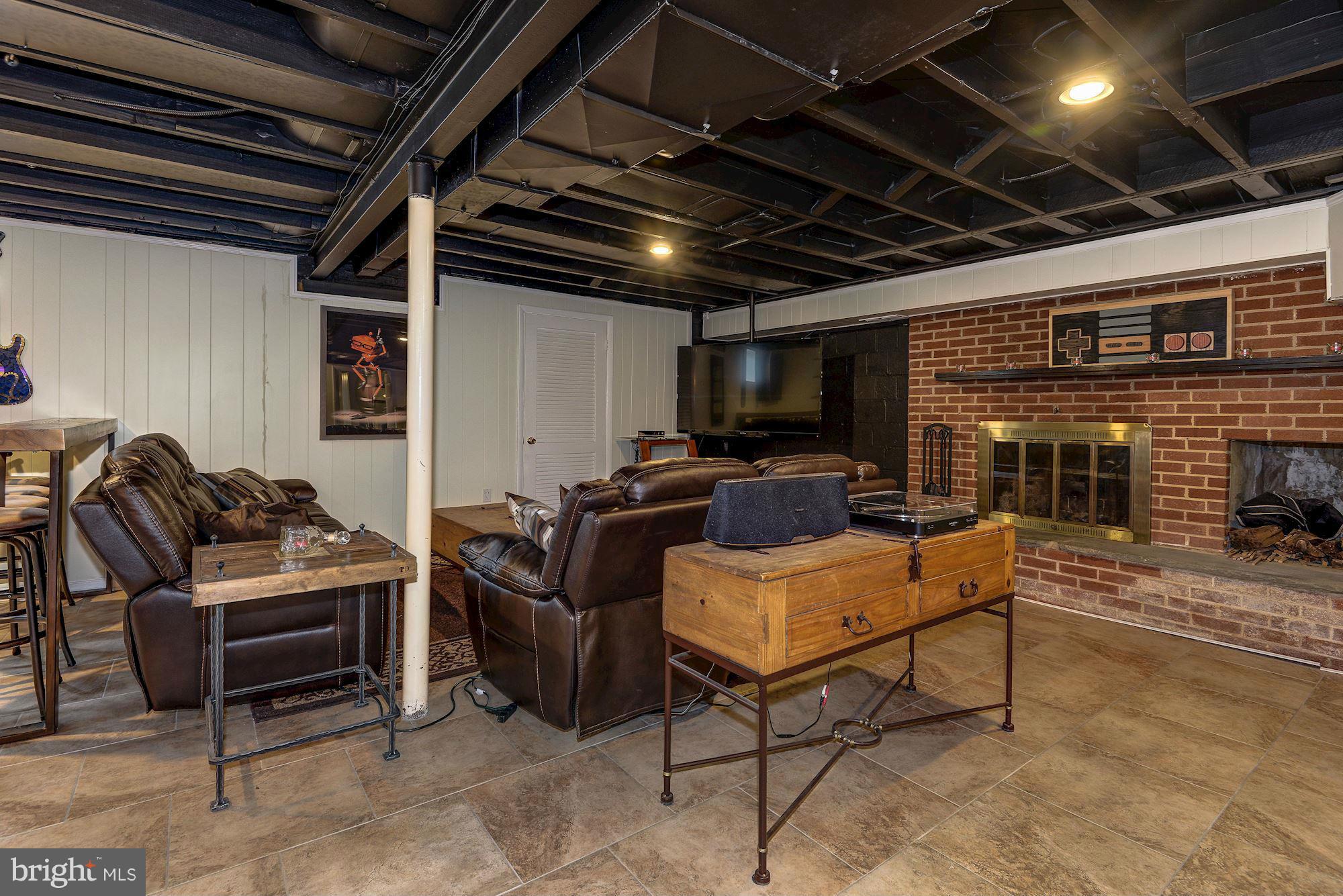 1301 Chalmers Road Silver Spring, MD 20903 - Photo 21 of 28 a work room with furniture